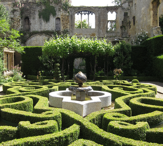 Sudeley-knot-garden.gif