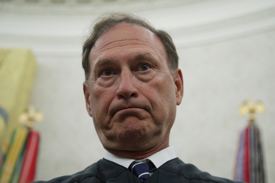 WASHINGTON, DC - JULY 23:  U.S. Supreme Court Justice Samuel Alito is seen after a swearing in ceremony for Mark Esper to be the new U.S. Secretary of Defense July 23, 2019 in the Oval Office of the White House in Washington, DC. Esper succeed James Mattis to become the 27th U.S. Defense Secretary.(Photo by Alex Wong/Getty Images)