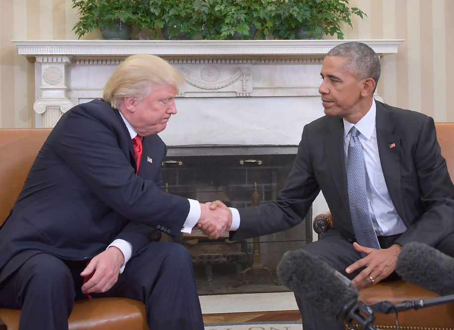 US President Barack Obama shakes hands as he meets with Republican President-elect Donald Trump on transition planning in the Oval Office at the White House on November 10, 2016 in Washington,DC.  / AFP / JIM WATSON        (Photo credit should read JIM WATSON/AFP/Getty Images)